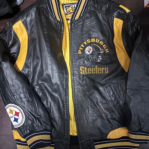 Sold - Picture 1 of 8